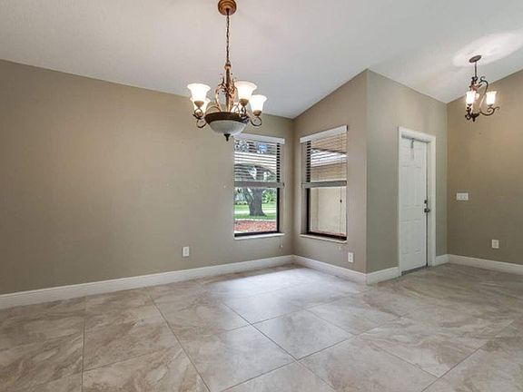 4th image of 2713 Yarmouth Dr