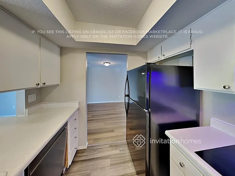 1633 E Fremont Dr — Photo 9