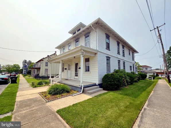 33 N Washington St, Cleona, PA 17042