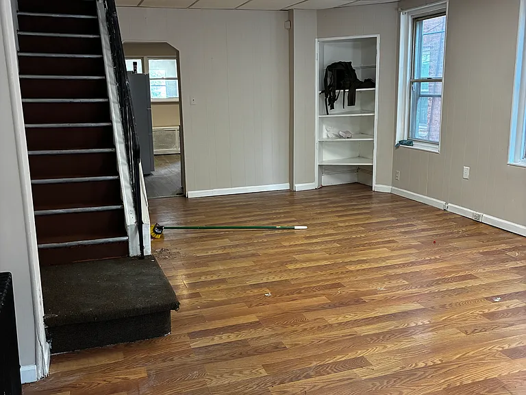 552 Kohn St — Photo 4