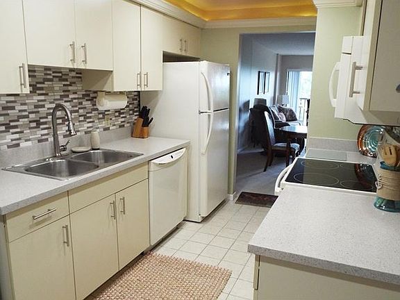 3rd image of 3400 Cove Cay Dr Unit 5E
