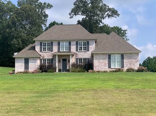 100 Cole Lake Dr, Vicksburg, MS 39183