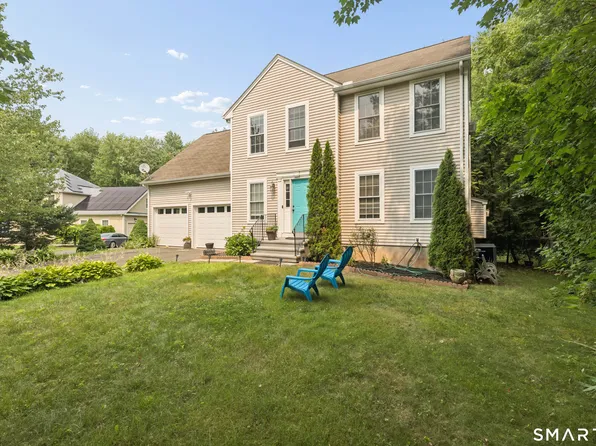 32 Fairfield Lane, Bloomfield, CT 06002