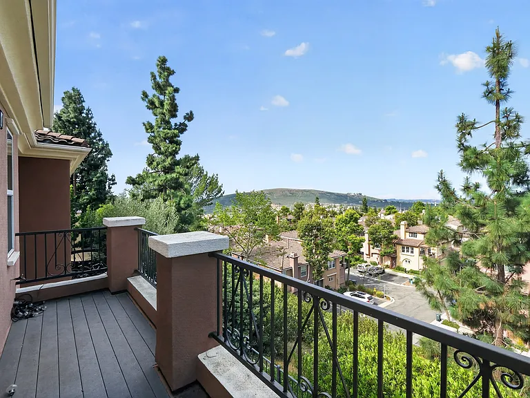 1357 Sky Ridge Ct — Photo 25