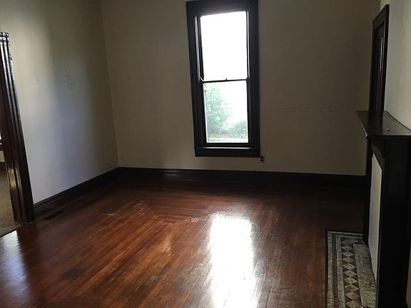 4th image of 244 Wilson Ave