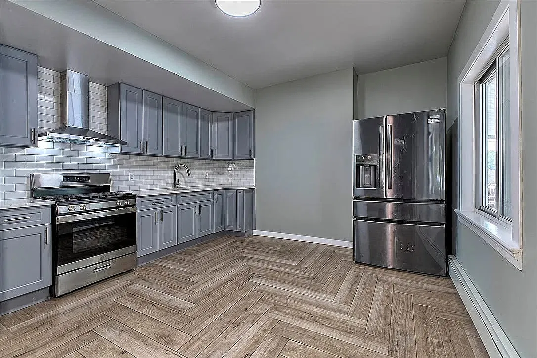 3 bed, 1.5 bath, $1,400 — Photo 2