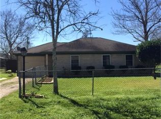 200 Sands St, Angleton, TX 77515