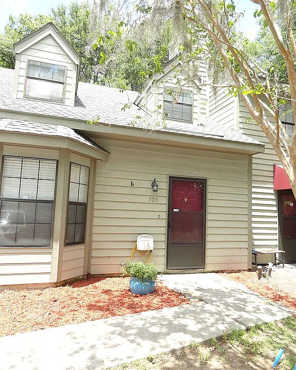 1st image of 703 Island Pines Dr
