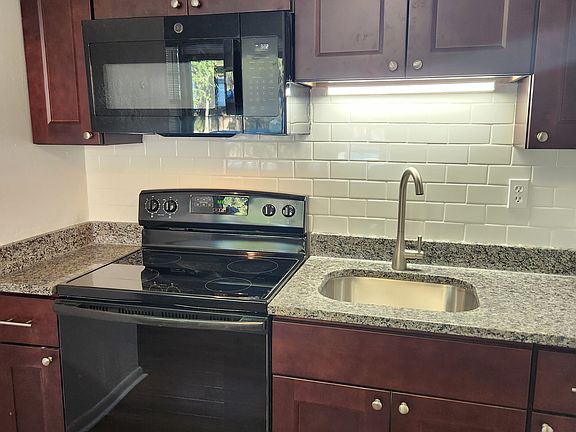 3rd image of 3103 Pleasant Ave APT 1E