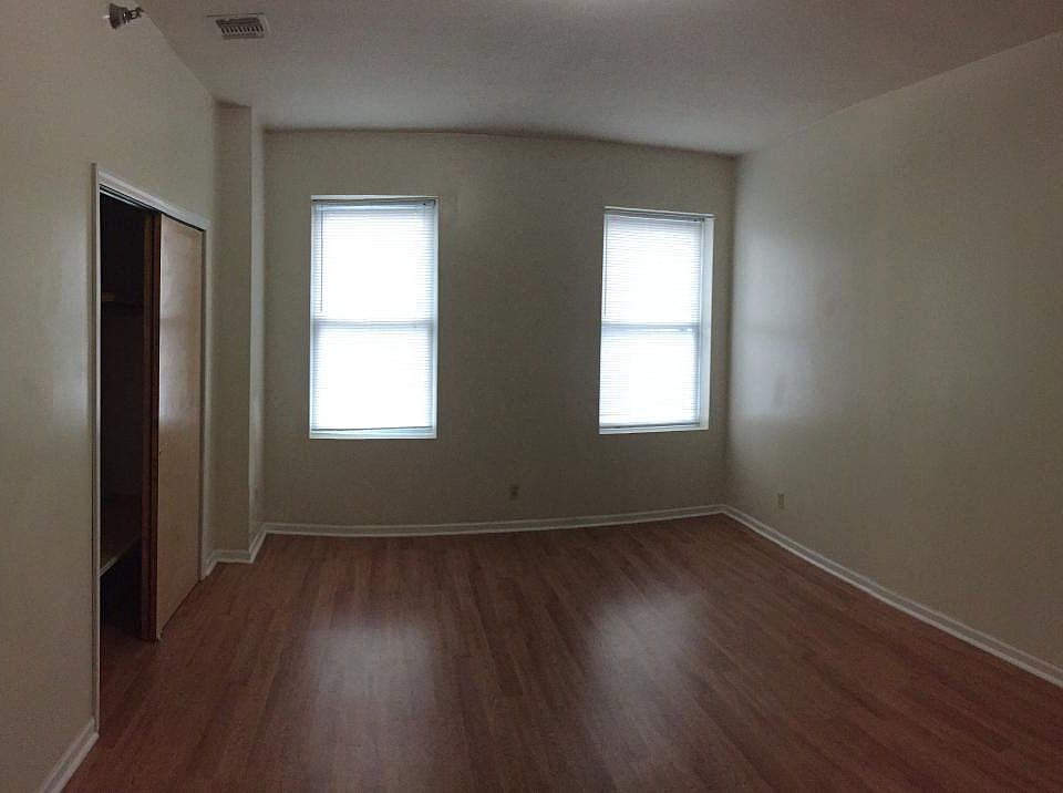 1st image of 146 N Grove St