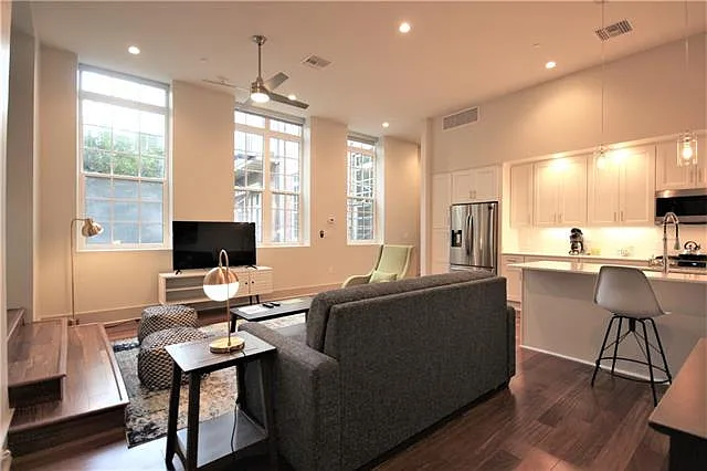 820 Union St #203 — Photo 9