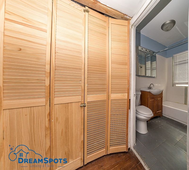 1st image of 7714 S Jeffery Blvd #3