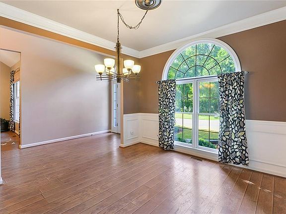 5th image of 986 Tannery Ct