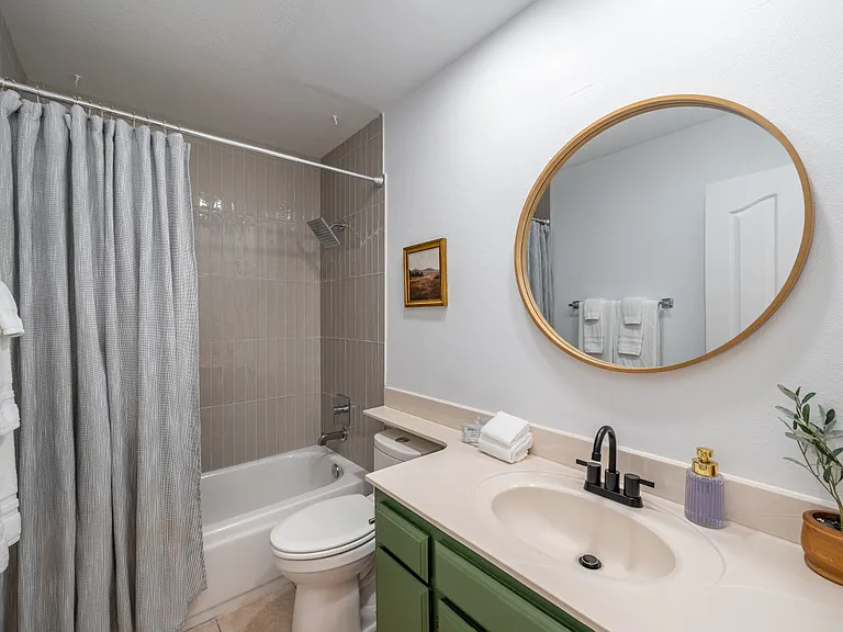Calico Cir — Photo 19
