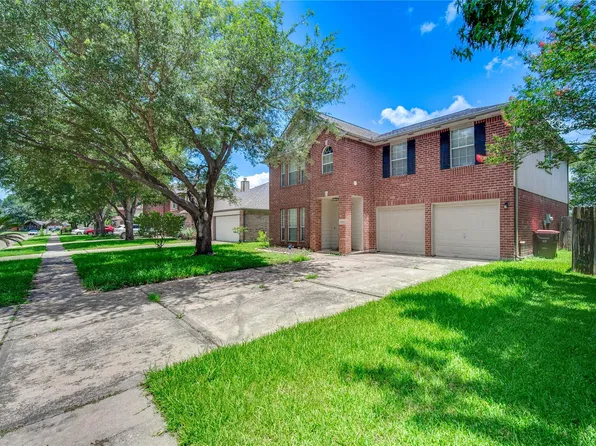 22810 W Waterlake Dr, Richmond, TX 77406