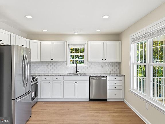 4th image of 223 Fairview Rd