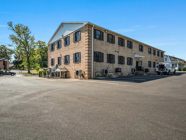 1309 Bridge St #E — Photo 23