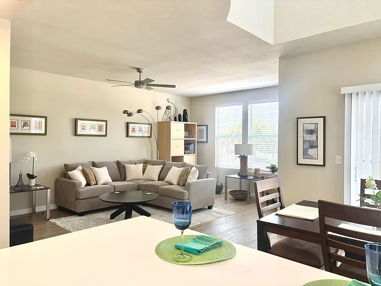 de Tolosa Ranch Apartments — Photo 70