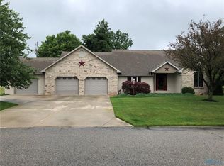 145 Capri Dr, Napoleon, OH 43545