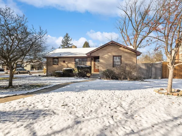 330 N Villa Ave, Villa Park, IL 60181