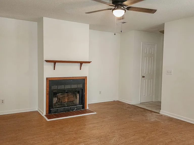 214 Miami St #A — Photo 2