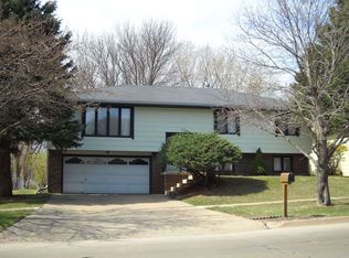 4117 Sergeant Rd, Sioux City, IA 51106