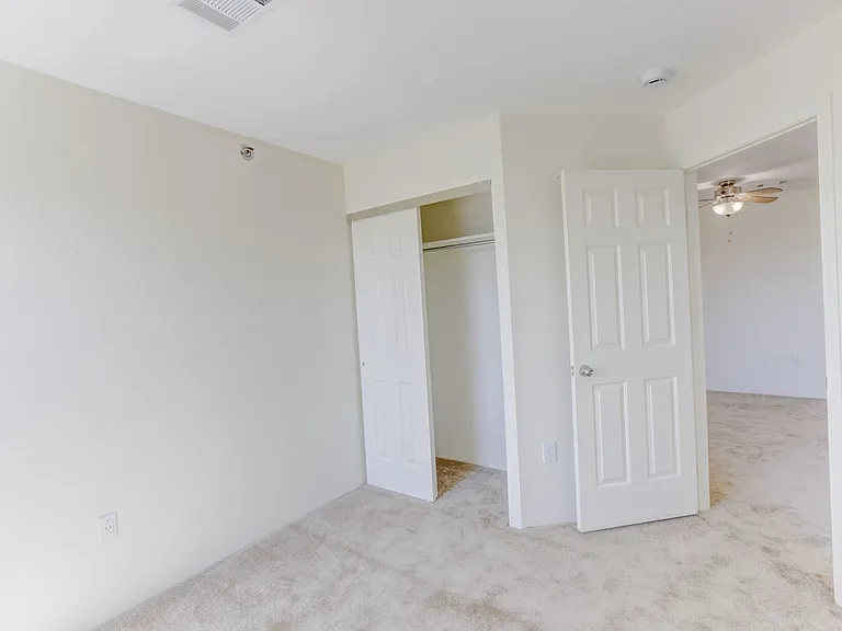 Americana Lakewood Apartments — Photo 82