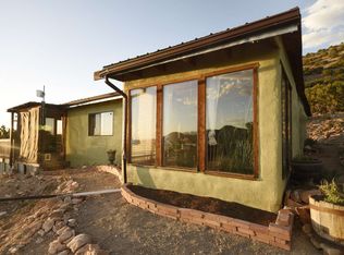 36 Grateful Way, Cerrillos, NM 87010
