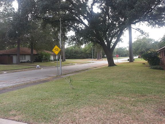 4th image of 6010 Wister Ct
