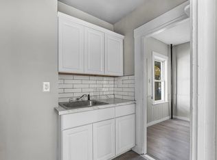 112 W School St APT 2R, Woonsocket, RI 02895