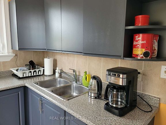 3rd image of 46 Connaught Ave