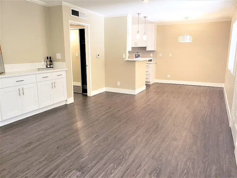 4225 Longridge Ave — Photo 34