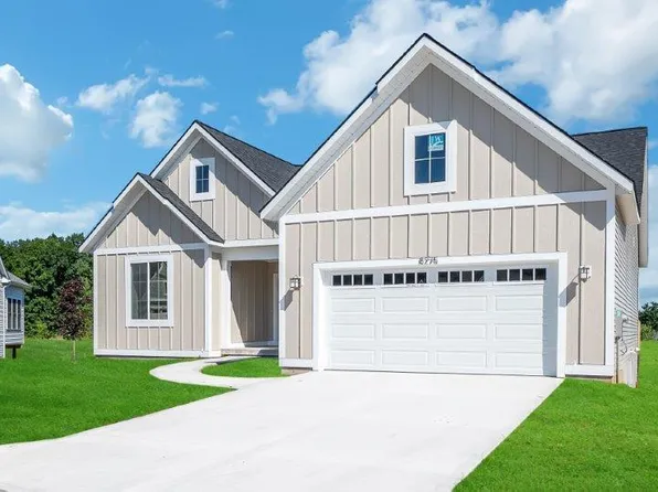9428 Stonebridge Dr, Stanwood, MI 49346