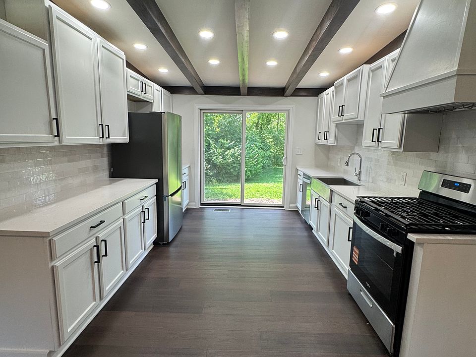 1st image of 557 West St