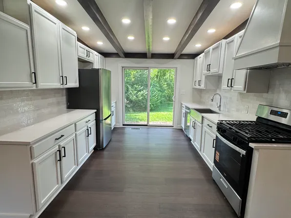 557 West St, Valparaiso, IN 46385