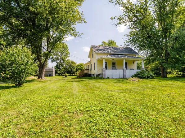 7395 Holden Rd, Stevensville, MI 49127