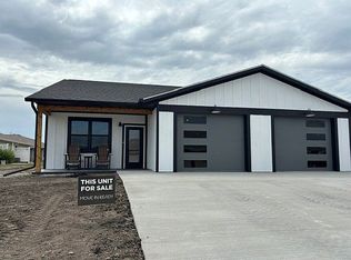 1916 S Court St, Fairfield, IA 52556
