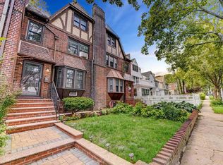 8424 115th St, Kew Gardens, NY 11418