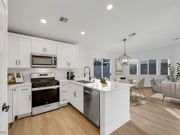 2nd image of 709 Brittany Falls Ct