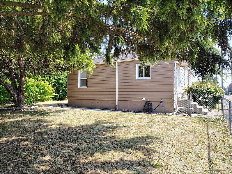 4th image of 5324 McKinley Avenue