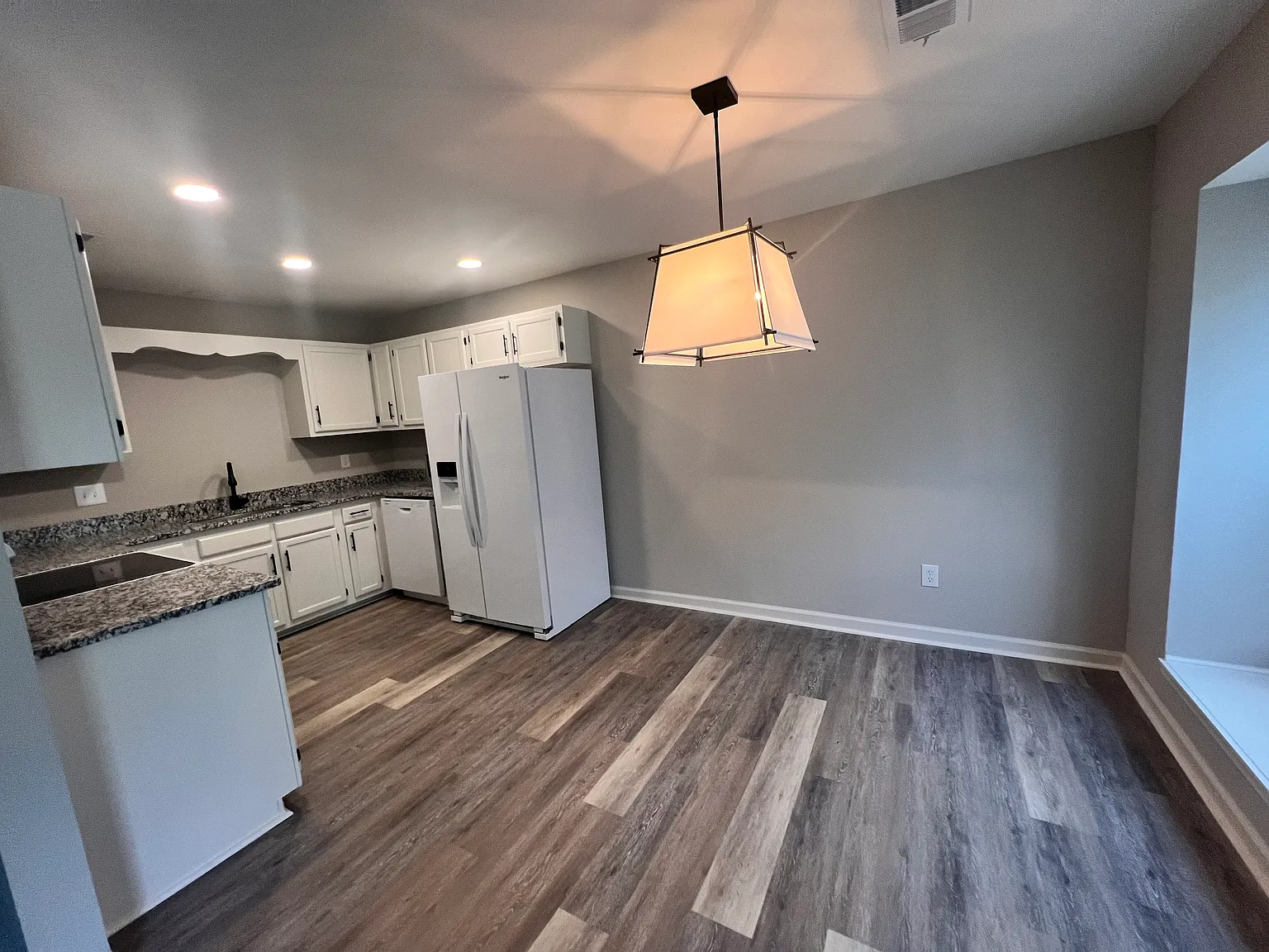 3 bed, 1400 sqft, $1,950 — Photo 3
