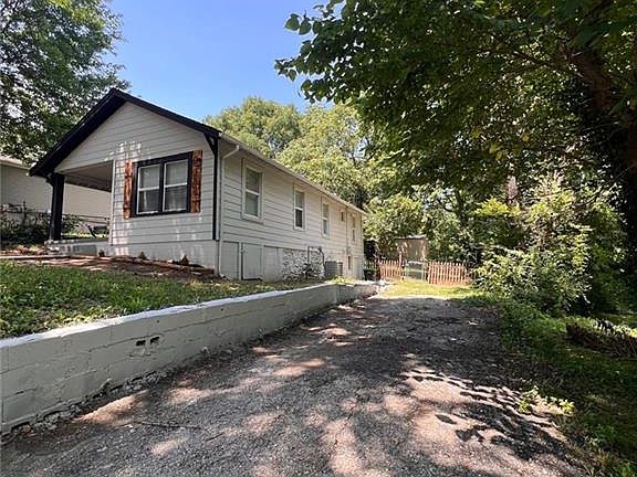 5th image of 2704 N Robinson St