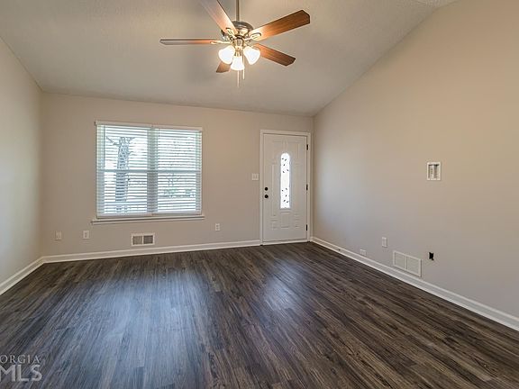 4th image of 572 Emerald Pines Dr