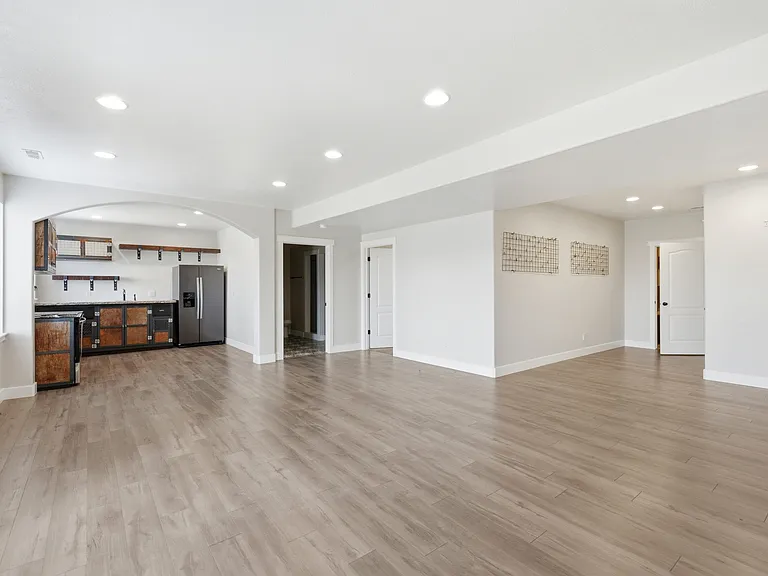 722 W Webb Rd — Photo 22