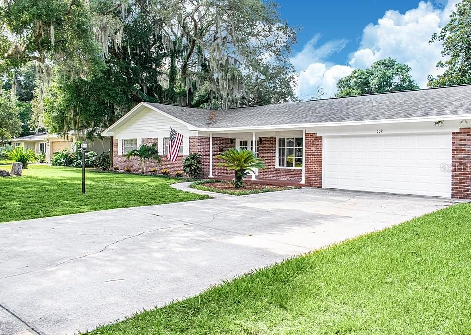 1st image of 609 Carolyn Dr