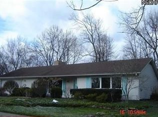 440 Crossbrook Dr, Berea, OH 44017