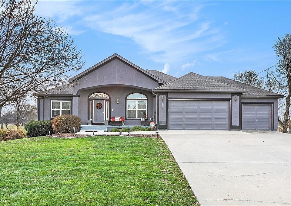 1st image of 13027 Clover Dr