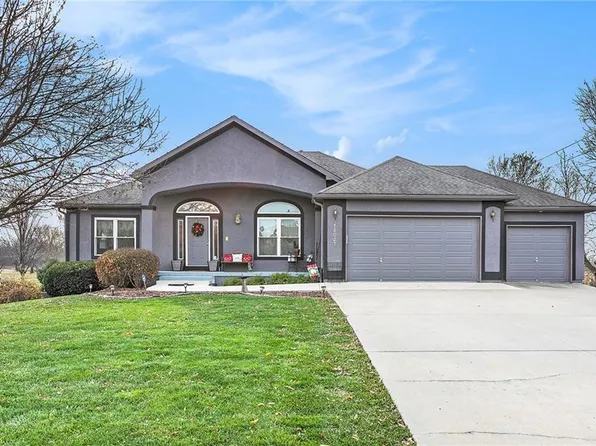 13027 Clover Dr, Kansas City, KS 66109