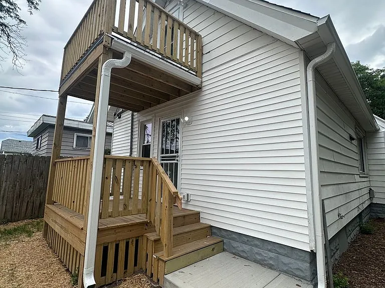 3307 N 42nd St — Photo 27