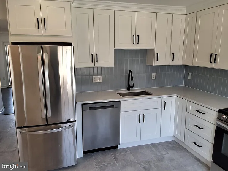 14874 Emberdale Dr — Photo 3